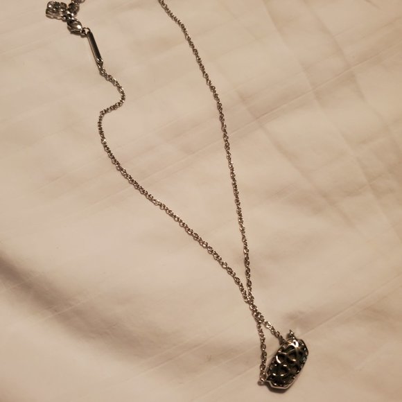 KendraScott Necklace - Picture 3 of 3